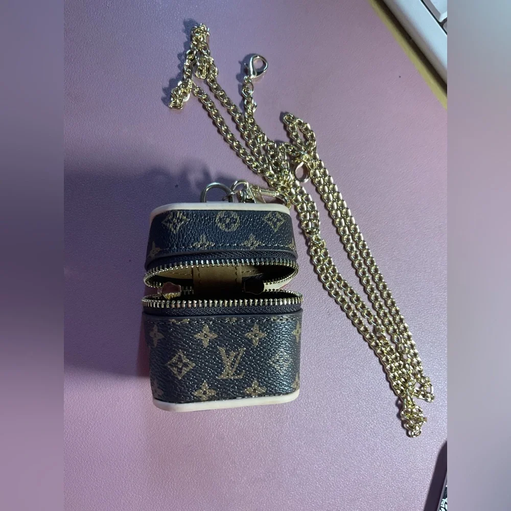 ✨New Brown Monogram air buds Holder - Picture 5 of 6